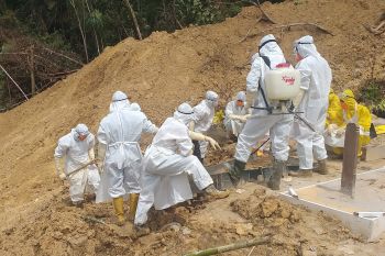 Makam rawan longsor, 38 jenazah pasien COVID dipindahkan