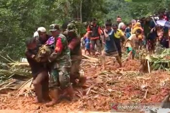 Jasad empat korban tanah longsor di Luwu telah ditemukan