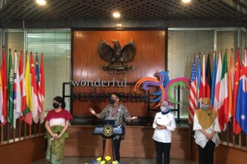 Menparekraf menyambut baik pagelaran busana di Candi Prambanan