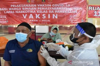 Vaksinasi COVID-19 di Kabupaten Pamekasan mulai sasar suporter bola