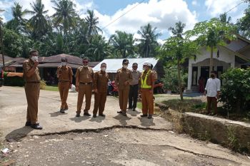 Pemintaan wabup, saat sidak proyek pengaspalan di Simpang Panco Koto Padang Nagari Kinali