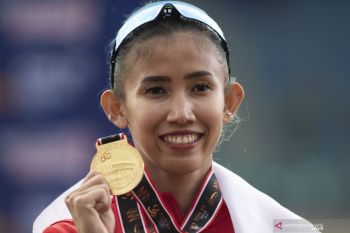 Pelari Emilia Nova raih medali emas di Singapura Open 2022