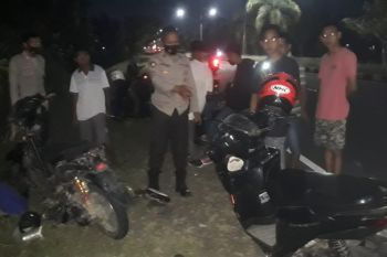 Dua motor adu jangkrik di Jalan Bypass Bandara Lombok