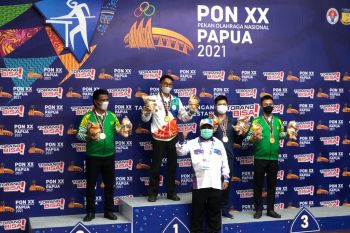 PON Papua - Atlet veteran tuan rumah Papua sumbang emas perdana dari biliar