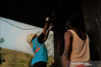 Rasio elektrifikasi ditargetkan capai 100 persen tahun depan