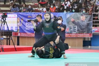 PON PAPUA - Pendekar Sumbar Suci Wulandari berjaya kalahkan pesilat Sumut