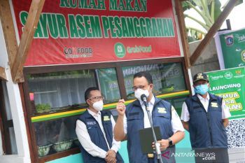 Anies Baswedan luncurkan program "semua bisa makan" bagi kaum duafa