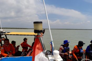 Pencarian nelayan yang hilang di laut Labuhan Maringgai dipusatkan 7 mil dari TKP