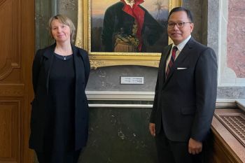 Batik, benda seni Indonesia dipamerkan di Museum Seni Riga-Bourse, Latvia