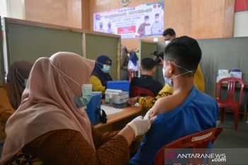 SMAN I Benai Kuansing vaksin 558 siswa