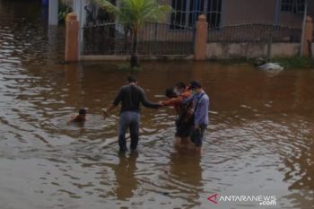 Warga Kota Dumai menderita lagi, banjir rob kembali beraksi