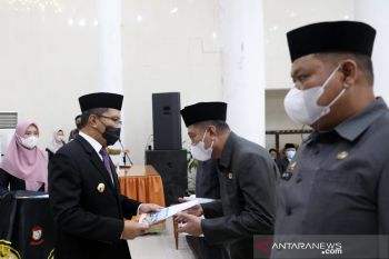 Wali Kota Makassar minta Sekcam baru perhatikan kebersihan lingkungan