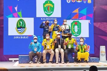 PON XX Papua : Lifter Nelly persembahkan emas angkat besi untuk Kaltim
