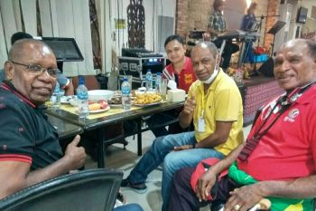 PON XX Papua - Menyambung tali silaturahim legenda Persipura dan keluarga Acub Zaenal