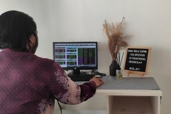 Investor pasar modal  NTT rambah sektor perbankan dan energi