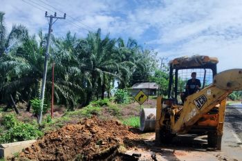 Dinas PUPR Mukomuko bangun jalan yang amblas