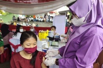 Pemkot Bandarlampung dan Forkopimda gelar gebyar vaksinasi COVID-19