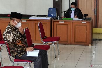 Jaksa KPK tuntut  Bupati nonaktif Muara Enim lima tahun penjara