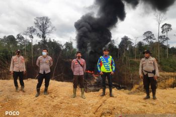 Pemadaman api di sumur minyak ilegal  tunggu tim teknis Pertamina