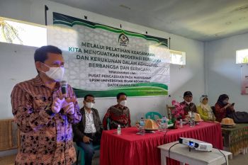 Rektor UIN Palu: Masyarakat  jangan takut ikut vaksinasi