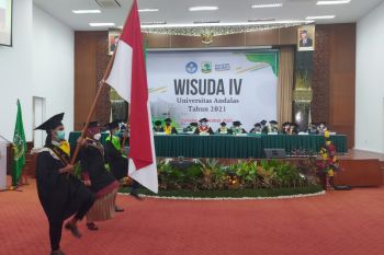 Rektor Unand minta lulusan terus asah kompetensi untuk bersaing di dunia kerja