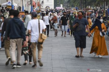 Anak di bawah usia 12 tahun wisata didampingi orang tua