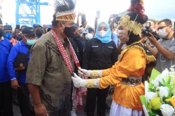 Kafilah Papua Barat pertama tiba di STQN Maluku Utara