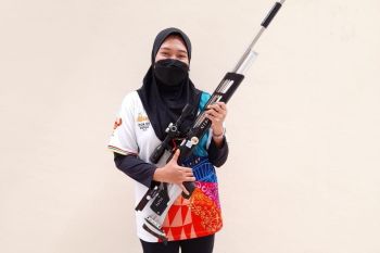 PON XX Papua - Indriani tambah koleksi emas tuan rumah dari menembak