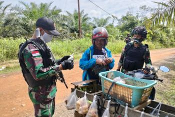 Anggota Satgas Yonif 144/JY perketat pengawasan di perbatasan RI-Malaysia
