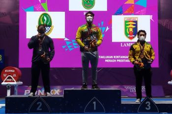 Andre Satria persembahkan emas angkat berat untuk Riau