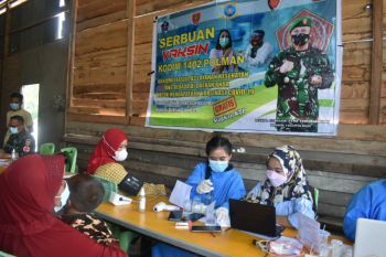 Kodim 1402 bersama Polres Polewali Mandar gelar vaksinasi di pedesaan