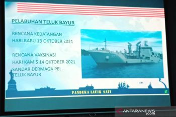 KRI Bontang sambangi Padang dukung vaksinasi