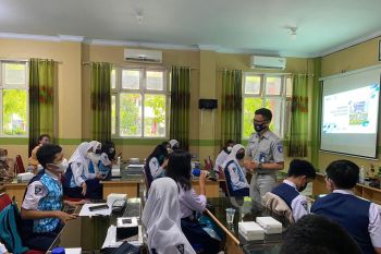Jasa Raharja dan Polres Palu  sosialiasi tertib lalu lintas di sekolah
