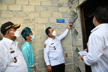 Masyarakat Desa Tulang di Karimun  baru menikmati listrik