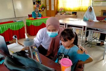 Mahasiswa program Kampus Mengajar bebas  uang kuliah satu semester
