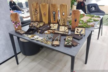 Perhiasan karya anak Indonesia  gebrak pasar Singapura