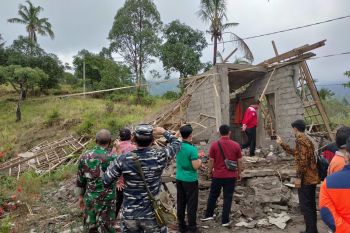 TNI AD kerahkan 44 personel bantu evakuasi korban gempa di Bangli Bali