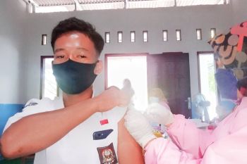 Apindo selenggarakan vaksinasi COVID-19 di SMKN 1 Labuhan Maringgai Lampung Timur