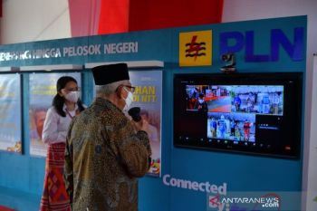 Wapres Ma'ruf Amin menyalakan listrik bagi masyarakat Timor Tengah Selatan