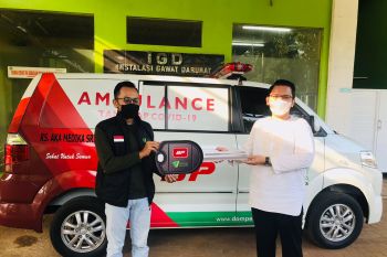 British Propolis mewakafkan ambulans ke RS AKA Medika Sribhawono Dompet Dhuafa