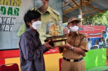 Pemkab Polewali Mandar Sulbar beri penghargaan penerima Kalpataru
