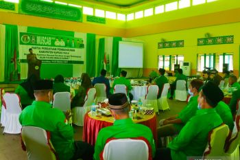 Wakil Bupati Kapuas Hulu meminta parpol bantu percepatan vaksinasi