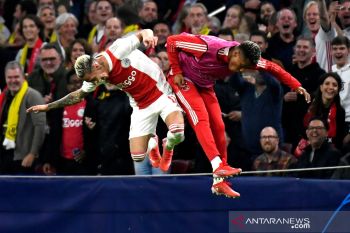 Ajax lolos juarai Grup C, usai hantam  Dortmund