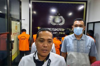 Polisi tangkap lima pelaku pengoplosan minyak di Jambi