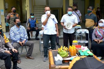 Wawali Armuji: Ramaikan pasar di Surabaya bagian semangat pemulihan ekonomi