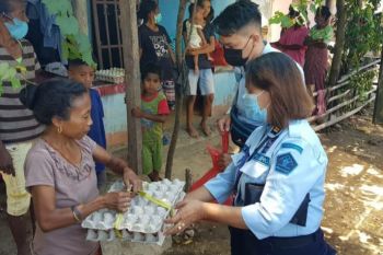 Lapas Atambua gelar donor darah dan bagikan sembako kepada warga