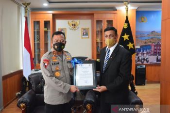 Kapolda NTT terima penghargaan dari perdana menteri RDTL