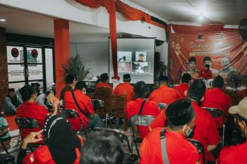 Wali Kota Surabaya: Santri dan kaum nasionalis seiring dan sejalan