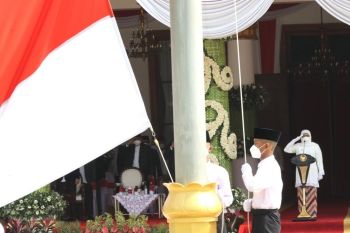 Gubernur Jatim imbau santri jadi penguat dan motor penggerak roda ekonomi