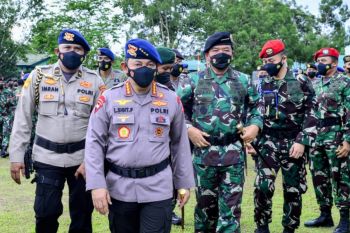 Beri Semangat Prajurit TNI-Polri, Kapolri: Pengabdian Terbaik Kepada Bangsa dan Masyarakat di Papua